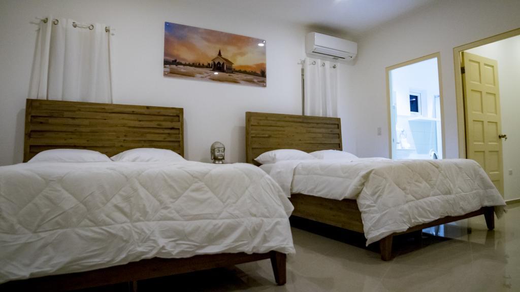 Villa Noah Palm Beach Esterno foto
